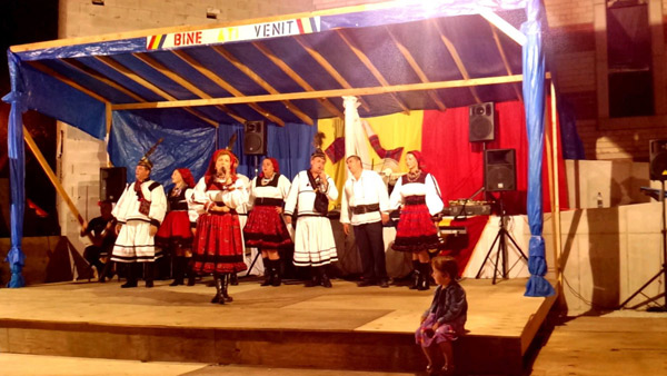 Ansamblul Oașul și Maria Petca Poptean la Festivalul Tradițional Românesc