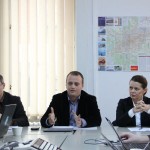 Şerban Ţigănaş,   Florin Moroşanu şi Aurelia Cristea în timpul conferinţei de presă la sediul Asociaţiei Cluj-Napoca-Capitală Culturală Europeană” /Foto: Dan Bodea