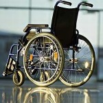 Peste 130 de persoane cu dizabilităţi din Dej aşteaptă plata indemnizaţiilor pentru însoţitori