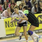 Laura Popa (foto prim plan) a fost cea mai bună marcatoare a Jolidonului. (Foto: Dan Bodea)