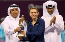 Simona Halep,   după câștigarea Openului de la Doha,   ocazia cu care la acea vreme românca primea cel mai mare premiu din cariera ei.