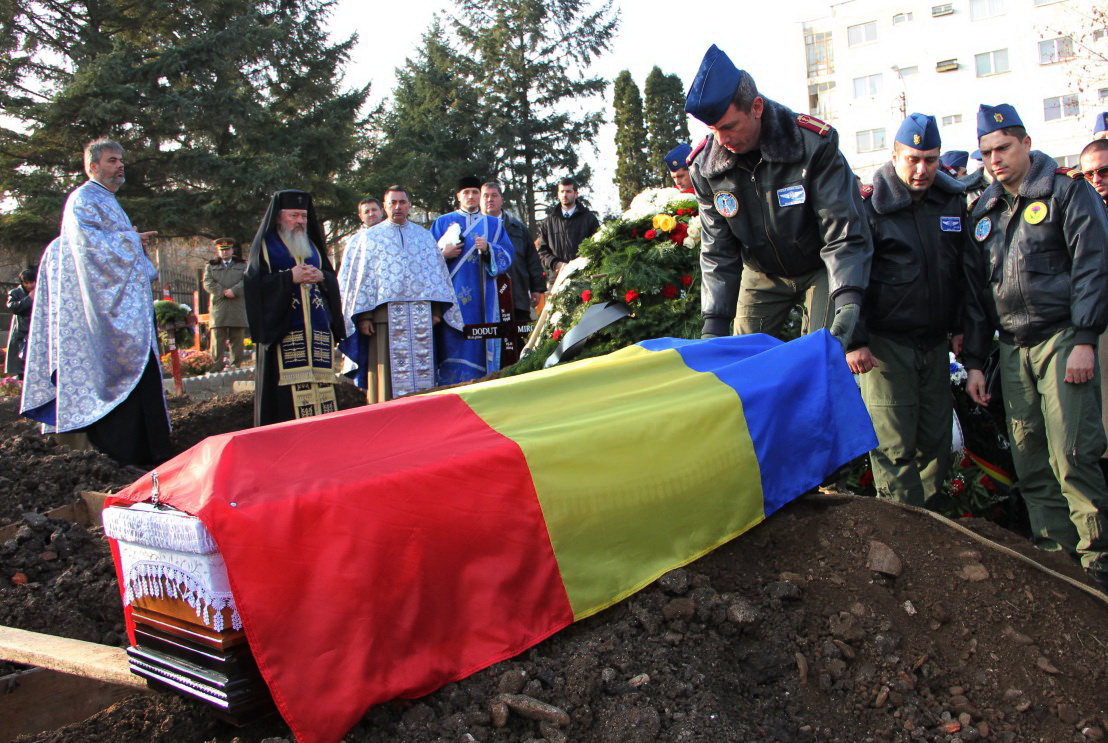 Funeraliile căpitanului medic Rareş-Cosmin Moldovan,   noiembrie 2014/ Foto: Dan Bodea