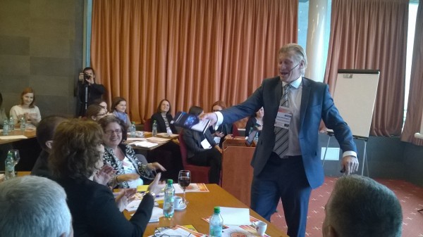 Brett Minchington,   în cadrul Employer Branding Summit,   Romania 2014,   care a avut loc la Cluj-Napoca.