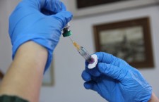 Lupta vaccinurilor se dă mai ales în online  / Foto: Dan Bodea