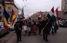 Maghiarii și Noua Dreaptă au mărșăluit fără incidente în centrul orașului