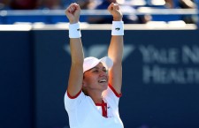 Simona Halep a trecut pentru prima oară în carieră de Venus Williams,   scor 6-2,   6-1,   și va lupta pentru un loc în semifinalele turneului de la Roma cu Alexandra Dulgheru
