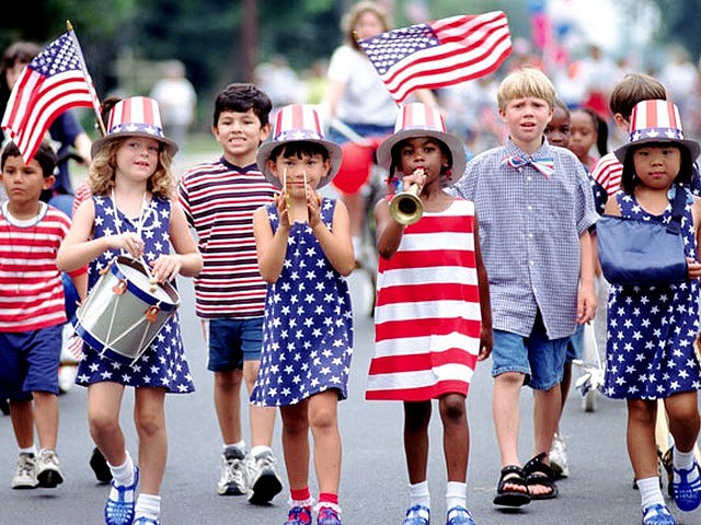 4th-of-July-Children-at-a-Parade1