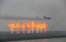 GALERIE FOTO/ Raiduri şi acrobații la Zilele Aviației şi Forțelor Aeriene Române de la baza militară din Câmpia Turzii