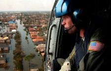 După ce a trecut de Florida,   Katrina a lovit Louisiana pe 29 august 2005,   devastând oraşul New Orleans. Uraganul a provocat pagube estimate la 100 de miliarde de dolari,   fiind considerat cel mai costisitor dezastru natural cunoscut vreodată de ţară.