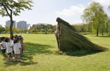 O sculptură de peste trei metri din lemn reciclat se construiește la Cluj pentru 18+ festival