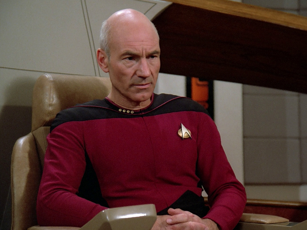 Jean-Luc Picard l-a făcut celebru la nivel global pe actorul Patrick Stewart şi i-a adus o avere considerabilă. Patrick Stewart se poate lăuda cu o carieră impresionantă,   întinsă pe trei decenii,   presărată cu personaje fascinante; totuşi,   cele mai populare rămân Jean Luc Picard din “Star Trek” şi Profesorul X din seria “X-Men”.
