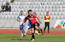 Andrei Iuliu Hațiegan (foto în roșu) a marcat ambele goluri ale echipei sale (Foto:Dan Bodea)