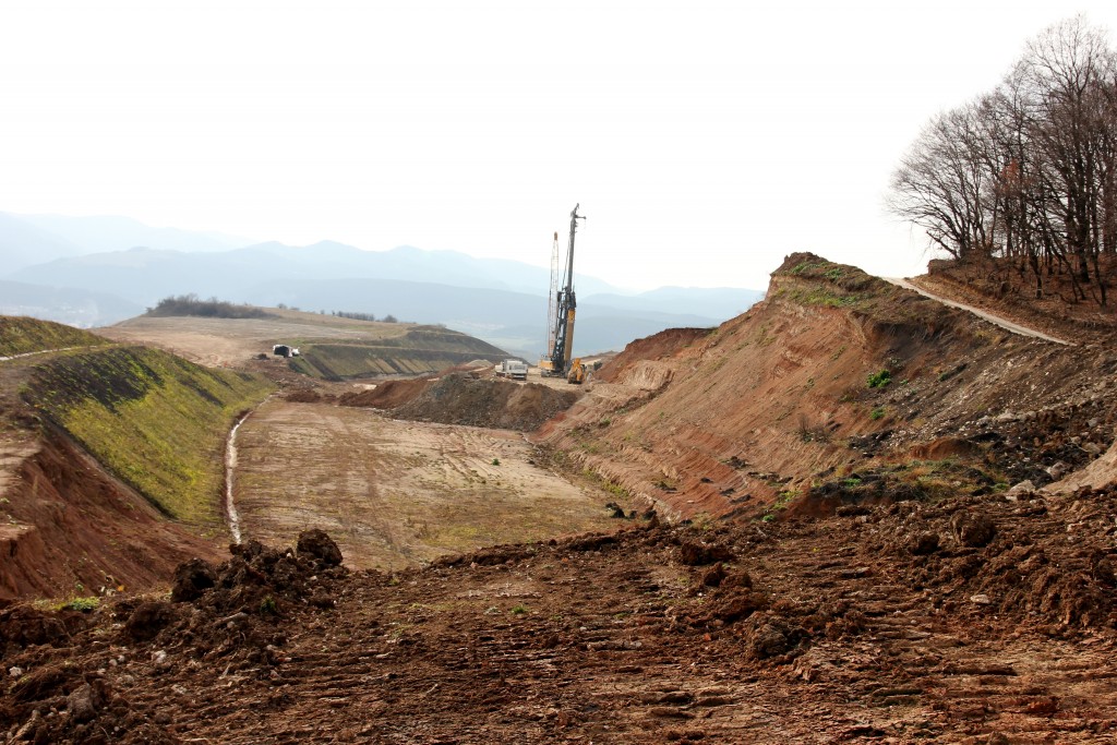 După aproximativ 4 km,   autostrada se oprește subit/ Foto: Dan Bodea