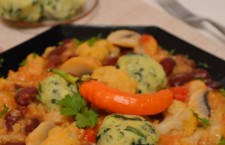 BUCĂTĂRIA ARDELEANĂ. Legume scăzute cu gomboţi de cartofi şi spanac