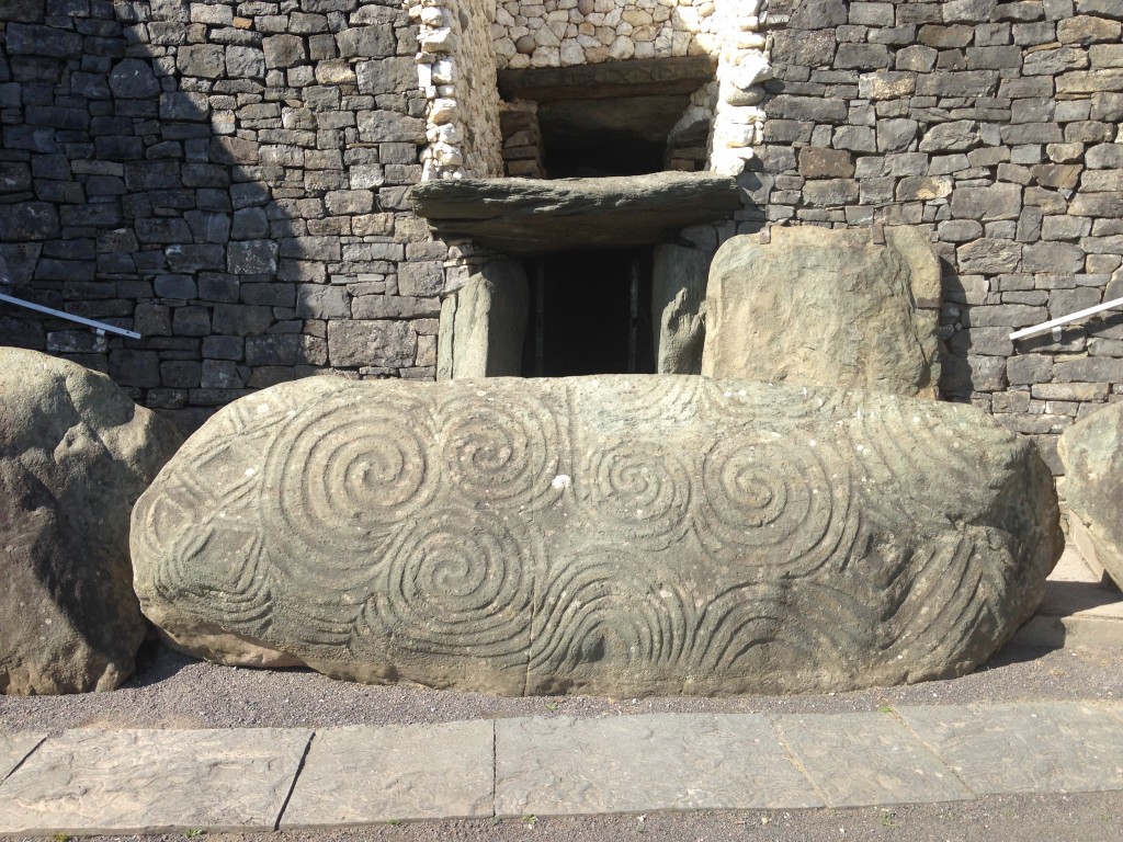 Entrance_stone,  _Newgrange