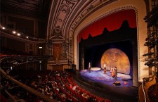 Ziua Mondială a Teatrului a fost creată în 1961 de către Institutul Internaţional de Teatru şi este,   de atunci,   sărbătorită anual în centrele institutului şi de comunitatea teatrală internaţională.