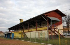 Tribuna stadionului pe care s-a jucat meciul din 1923 se află acum la Câmpia Turzii