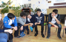 1.350 de voluntari,   elevi şi profesori,   dedicaţi comunităţii