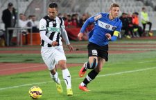 Fotbalistul crescut de Universitatea Cluj,   Bogdan Mitrea (foto,   în albastru),   a revenit în Liga 1,   după o jumătate de an petrecută la Ascoli / Foto: Dan Bodea