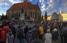 Peste 200 de clujeni au protestat față de votul senatorilor în cazul lui Gabriel Oprea