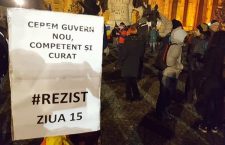 Aproximativ 500 de clujeni au cerut demisia Guvernului Grindeanu în cea de-a 15-a seară de proteste