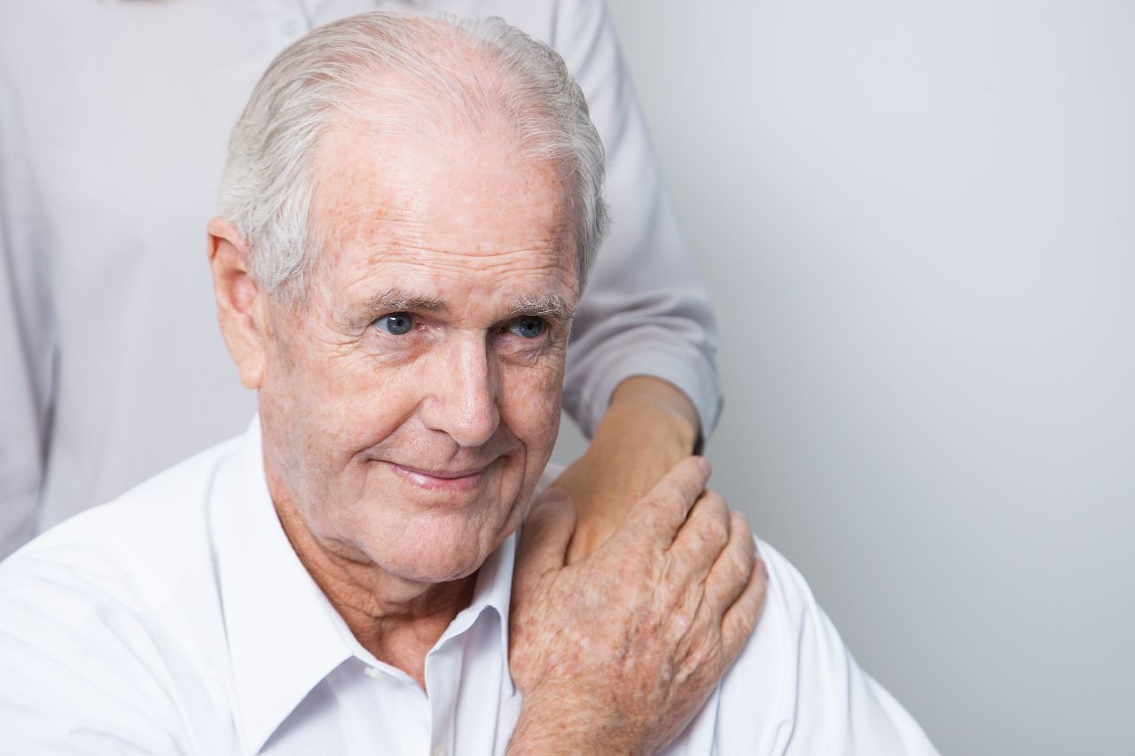 Pacienţii cu Alzheimer au nevoie de îngrijirea atentă a celor care le sunt aproape