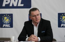 PNL se gândeşte la o coaliţie a opoziţiei pentru prezidenţiale   