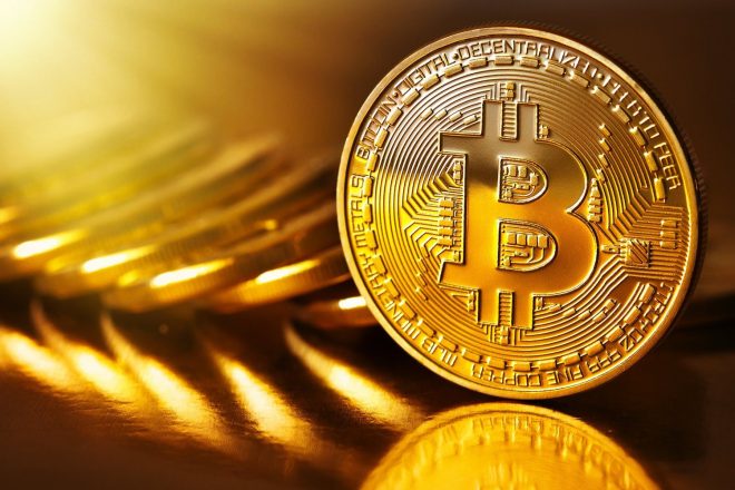 bitcoin de ce investi expert în economii de bani pentru investiții în criptomonede