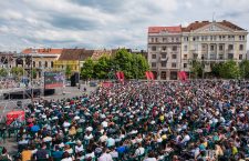 O susținem pe Simona în Piața Unirii din Cluj Napoca?