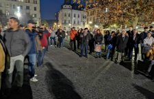 100 de clujeni au protestat împotriva deciziei de interzicere a manifestărilor spontane