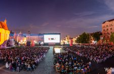 Piața Unirii plină la proiecția filmului documentar „România Neîmblânzită”, TIFF 2018 | Foto: Marius Mariș