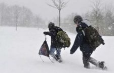 Școli închise în județul Cluj din cauza zăpezii