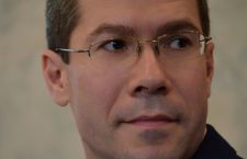 Războiul anticipatelor: Ce spune Constituția. Dizolvarea Parlamentului – grea, dar nu imposibilă