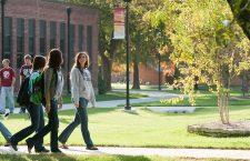 Numărul de studenți români în străinătate este de aproximativ 50.000