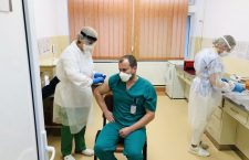 A început vaccinarea celor 12.000 de cadre medicale din județul Cluj