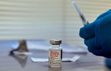 De la 1 noiembrie, vaccinații cu Moderna vor putea face rapel cu jumătate de doză de la aceeași firmă