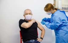 Emil Boc despre beneficiul vaccinării: ”Nu ajungi la ATI în faza care să spui dați-mi o gură de aer că mor”