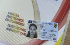 Primii români care vor intra în posesia noilor cărți electronice de identitate sunt clujeni. Evenimentul are loc mâine