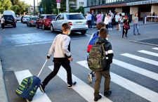 Școlile din județul Cluj rămân cu prezență fizică după ce autoritățile au suplimentat numărul de paturi din spitale