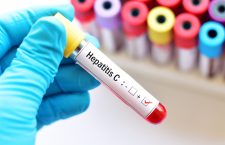 Guvernul a uitat de pacienții cu hepatita C. De cinci luni, mii de bolnavi nu mai beneficiază de tratament compensat