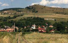 Locuitorii din Săvădisla, Băișoara, Iara și Valea Ierii cer asfaltarea drumului dintre Vălișoara și Sălicea