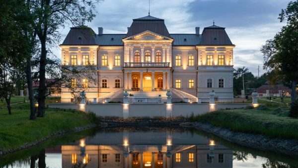 De la ruină la simbol european: Castelul Bánffy din Răscruci, dublu premiat pentru restaurarea sa exemplară
