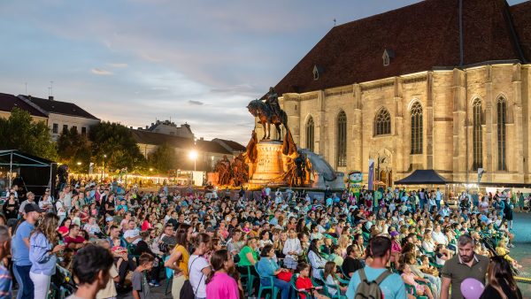 10 ani de WonderPuck: o scenă pentru adulți și spectacole la 30 de metri înălțime, la Cluj-Napoca